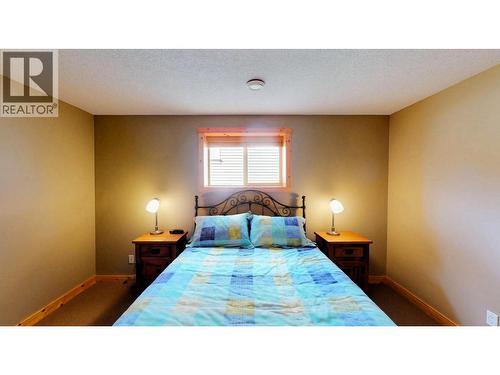 4886 Ridge Road, Radium Hot Springs, BC - Indoor Photo Showing Bedroom