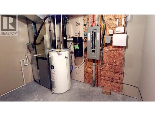 4886 Ridge Road, Radium Hot Springs, BC - Indoor Photo Showing Basement
