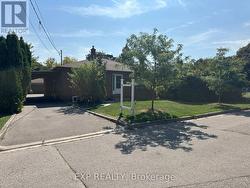 3215 PARKERHILL ROAD  Mississauga, ON L5B 1V7