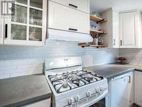 637 Artreva Crescent, Burlington, ON - Indoor Photo Showing Kitchen