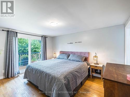 637 Artreva Crescent, Burlington, ON - Indoor Photo Showing Bedroom