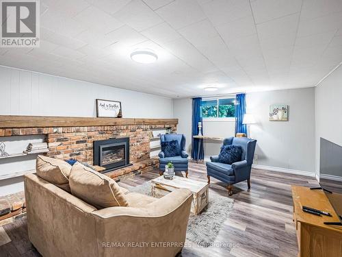 637 Artreva Crescent, Burlington, ON - Indoor Photo Showing Living Room With Fireplace