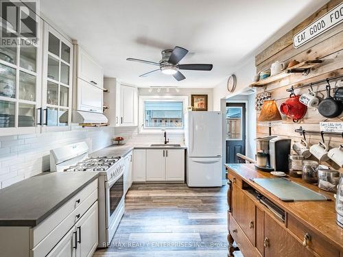 637 Artreva Crescent, Burlington, ON - Indoor Photo Showing Kitchen