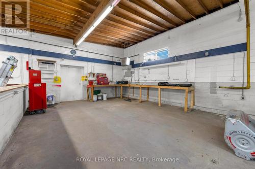 192 Burgar Street, Welland (Welland Downtown), ON - Indoor Photo Showing Garage