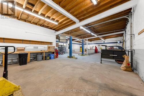 192 Burgar Street, Welland (Welland Downtown), ON - Indoor Photo Showing Garage