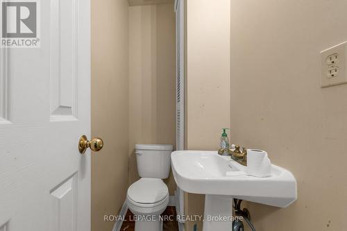 192 Burgar Street, Welland (Welland Downtown), ON - Indoor Photo Showing Bathroom