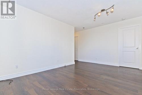 1923 - 633 Bay Street, Toronto, ON - Indoor Photo Showing Other Room