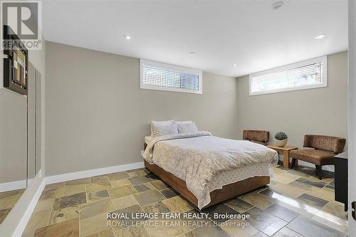 3886 Armitage Avenue, Ottawa, ON - Indoor