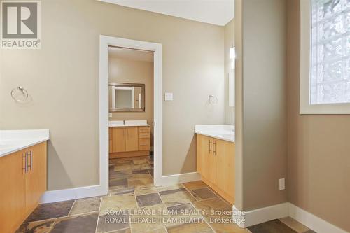 3886 Armitage Avenue, Ottawa, ON - Indoor Photo Showing Other Room