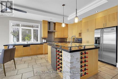 3886 Armitage Avenue, Ottawa, ON - Indoor Photo Showing Kitchen With Stainless Steel Kitchen With Upgraded Kitchen