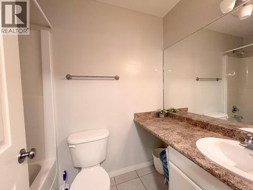 1945 Grasslands Boulevard Unit# 2, Kamloops, BC - Indoor Photo Showing Bathroom
