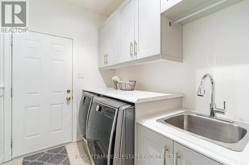64 Red Oak Crescent, Oro-Medonte, ON - Indoor Photo Showing Laundry Room