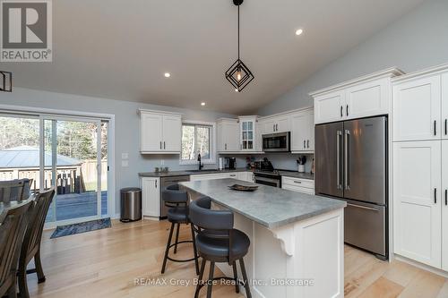 611 Sixth Street N, South Bruce Peninsula, ON - Indoor