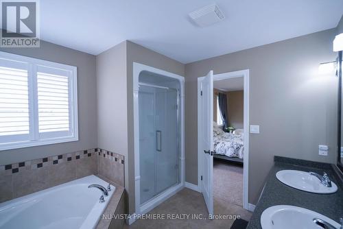 968 Springbank Avenue N, Woodstock (Woodstock - North), ON - Indoor Photo Showing Bathroom
