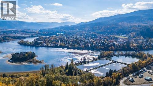 2073 Raspberry Road, Robson, BC 