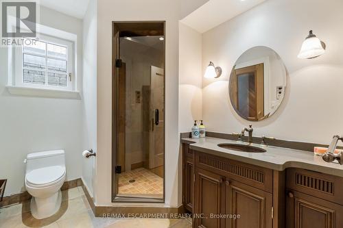 1476 Carmen Drive, Mississauga, ON - Indoor Photo Showing Bathroom