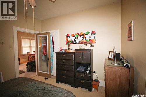 515 1St Street E, Shaunavon, SK - Indoor Photo Showing Bedroom