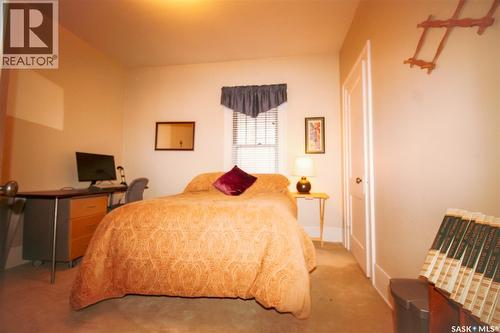 515 1St Street E, Shaunavon, SK - Indoor Photo Showing Bedroom