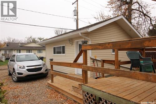 515 1St Street E, Shaunavon, SK - Outdoor With Exterior