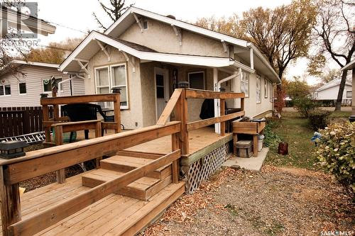 515 1St Street E, Shaunavon, SK - Outdoor With Exterior