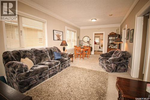 515 1St Street E, Shaunavon, SK - Indoor Photo Showing Living Room