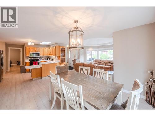 138 Evergreen Crescent, Penticton, BC - Indoor Photo Showing Dining Room