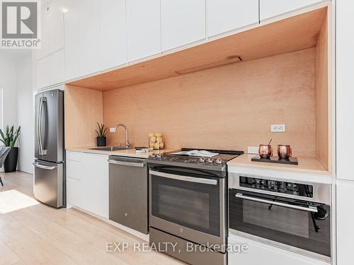 44 Massey Street, Toronto, ON - Indoor Photo Showing Kitchen