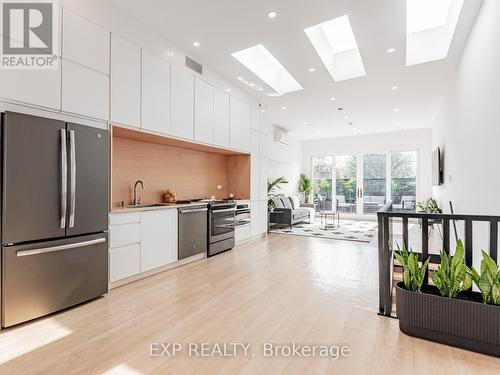 44 Massey Street, Toronto, ON - Indoor Photo Showing Kitchen With Upgraded Kitchen