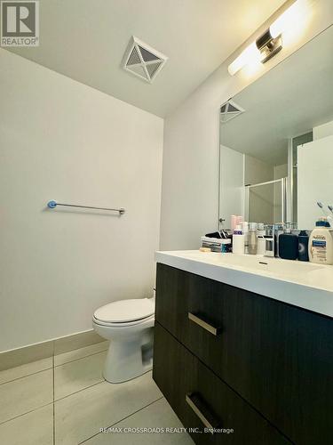 3711 - 50 Wellesley Street E, Toronto, ON - Indoor Photo Showing Bathroom