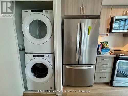 3711 - 50 Wellesley Street E, Toronto, ON - Indoor Photo Showing Laundry Room