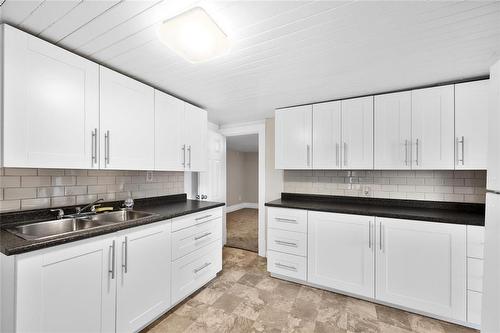 776 Stella Avenue, Winnipeg, MB - Indoor Photo Showing Kitchen With Double Sink