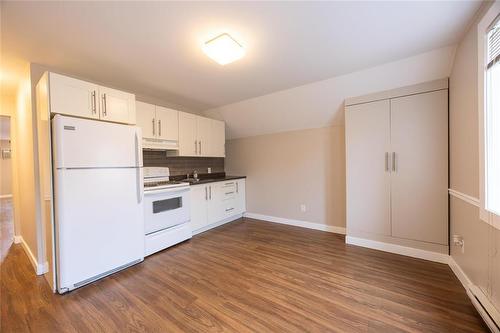 776 Stella Avenue, Winnipeg, MB - Indoor Photo Showing Kitchen
