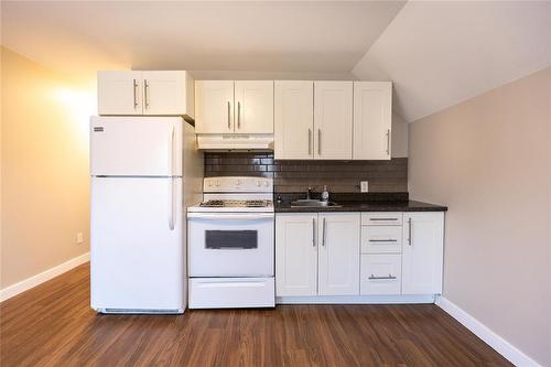 776 Stella Avenue, Winnipeg, MB - Indoor Photo Showing Kitchen