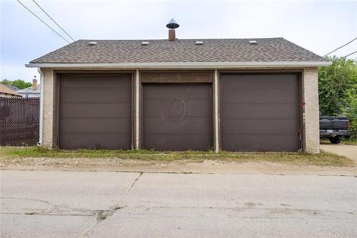 776 Stella Avenue, Winnipeg, MB - Outdoor With Exterior