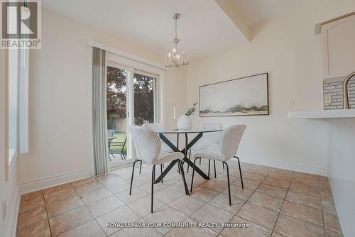 550 Greig Circle, Newmarket, ON - Indoor Photo Showing Dining Room
