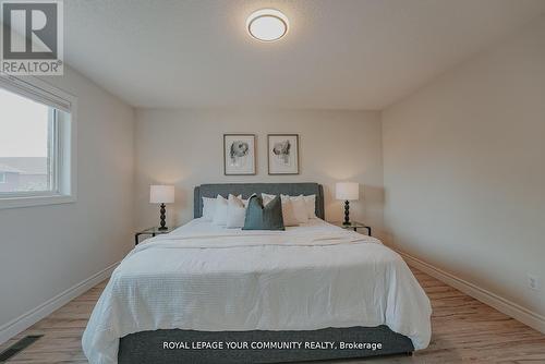 550 Greig Circle, Newmarket, ON - Indoor Photo Showing Bedroom