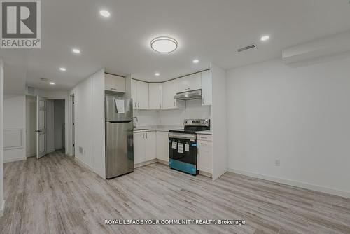 550 Greig Circle, Newmarket, ON - Indoor Photo Showing Kitchen