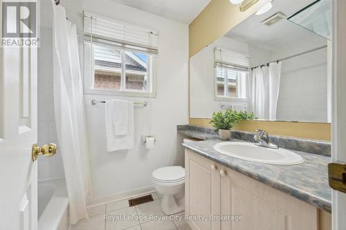 1617 Gowling Terrace, Milton (Cl Clarke), ON - Indoor Photo Showing Bathroom