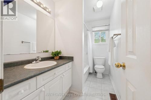 1617 Gowling Terrace, Milton (Cl Clarke), ON - Indoor Photo Showing Bathroom