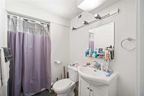 84 Woodydell Avenue, Winnipeg, MB - Indoor Photo Showing Bathroom