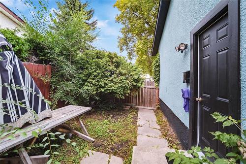 84 Woodydell Avenue, Winnipeg, MB - Outdoor