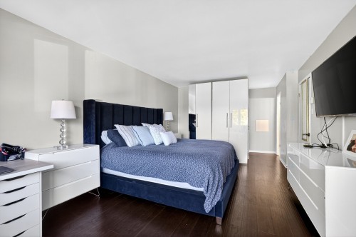 Chambre à coucher principale - 19470 Boul. Elkas, Kirkland, QC - Indoor Photo Showing Bedroom