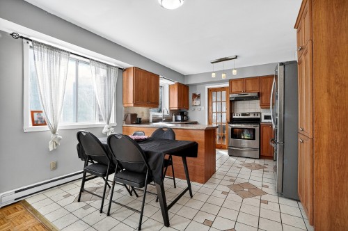 Cuisine - 19470 Boul. Elkas, Kirkland, QC - Indoor