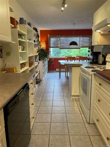 71A Orca Way, Alert Bay, BC - Indoor Photo Showing Kitchen