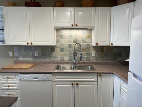 71A Orca Way, Alert Bay, BC - Indoor Photo Showing Kitchen
