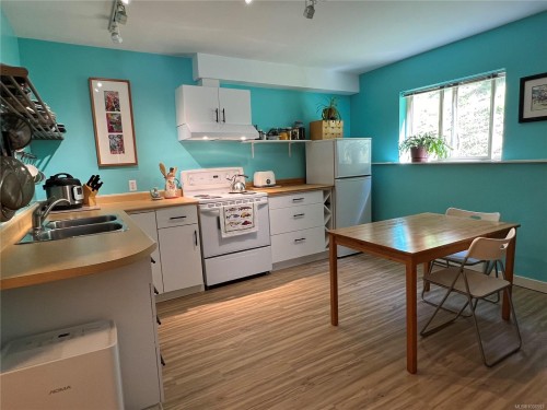 71A Orca Way, Alert Bay, BC - Indoor Photo Showing Kitchen With Double Sink