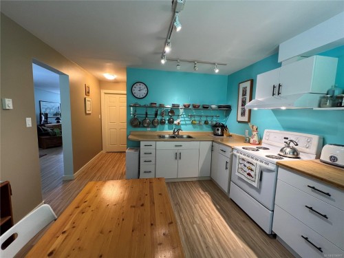 71A Orca Way, Alert Bay, BC - Indoor Photo Showing Kitchen With Double Sink