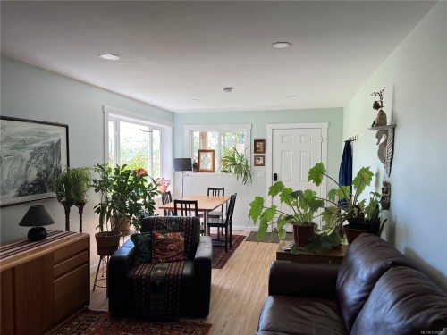 71A Orca Way, Alert Bay, BC - Indoor Photo Showing Living Room