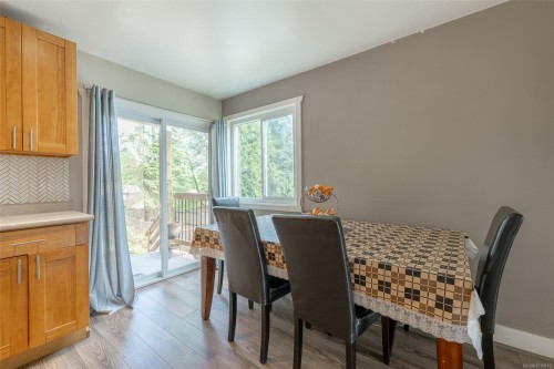 644 Nova St, Nanaimo, BC - Indoor Photo Showing Dining Room