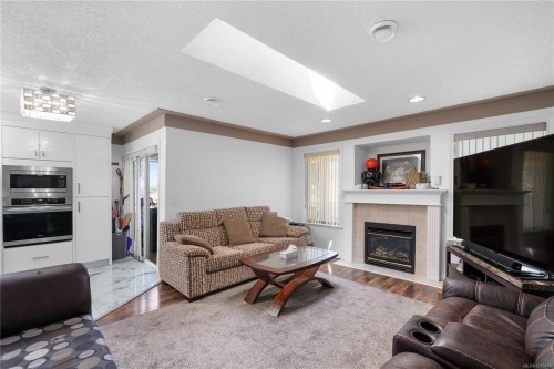 4202 Quadra St, Saanich, BC 